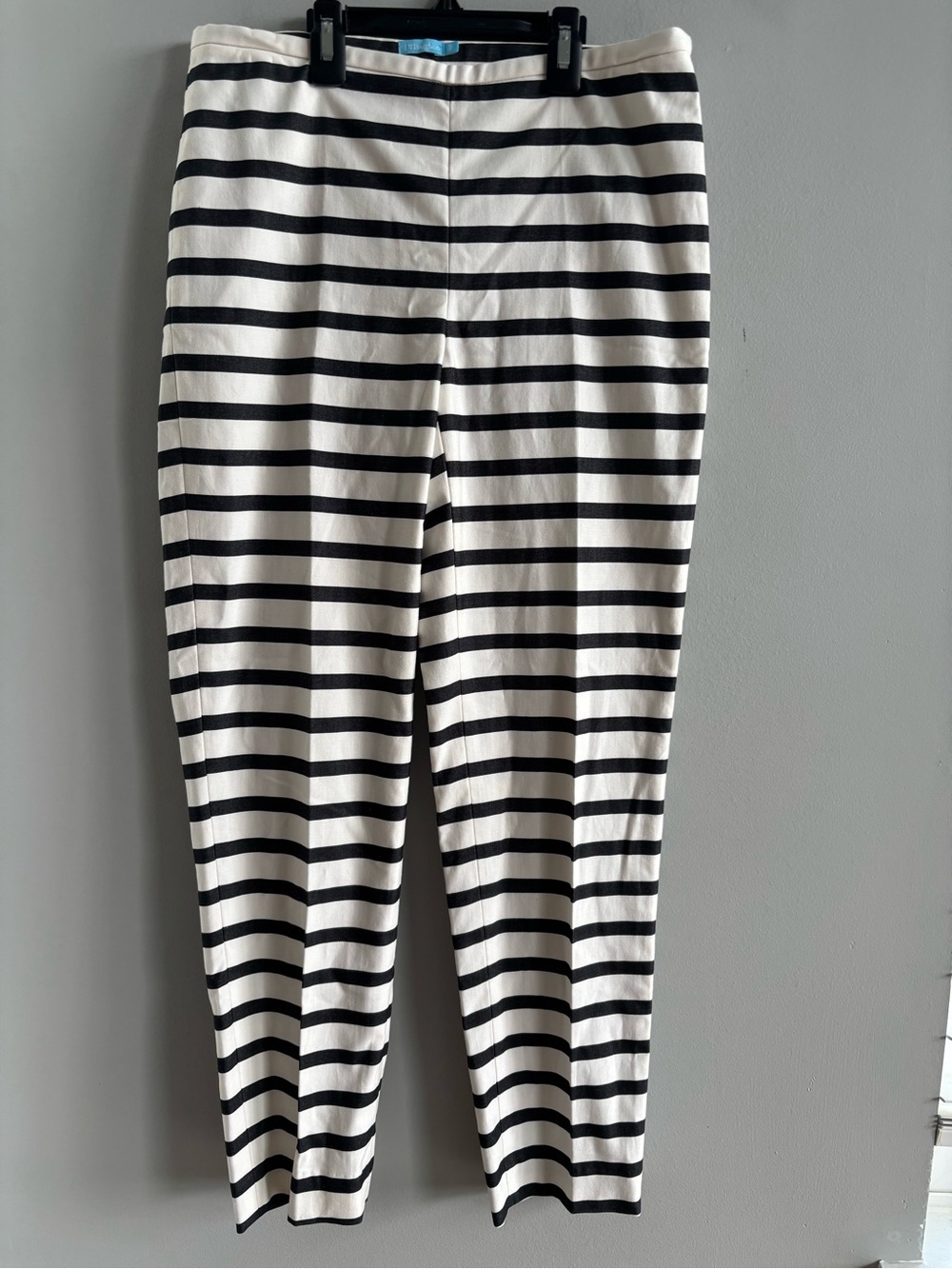 J. McLaughlin Women's Black and White Horizontal Striped Ankle Pants Trousers 2